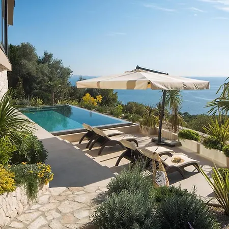 Luxury Bevel House Villa *
